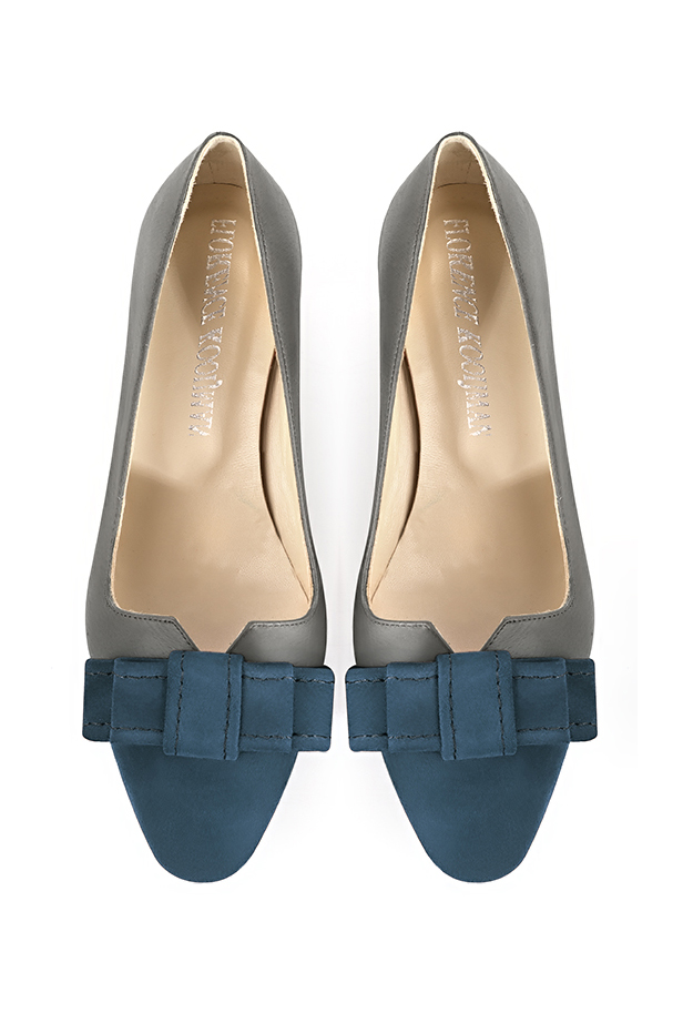 French elegance and refinement for these peacock blue and ash grey dress pumps, with a knot on the front, 
                available in many subtle leather and colour combinations. Possibility to customize with your colors, materials and heels.
With its original cutout, this pretty fitted pump
will render you great services, combining comfort and distinction. 
                Matching clutches for parties, ceremonies and weddings.   
                You can customize these shoes to perfectly match your tastes or needs, and have a unique model.  
                Choice of leathers, colours, knots and heels. 
                Wide range of materials and shades carefully chosen.  
                Rich collection of flat, low, mid and high heels.  
                Small and large shoe sizes - Florence KOOIJMAN